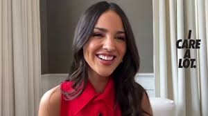 To field zoom calls during a press day for her forthcoming film, i care a lot, eiza gonzález selected a deceptively simple look from louis vuitton. Eiza Gonzalez On I Care A Lot And Hot Sex Scenes With Rosamund Pike Youtube