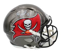 Welcome to the official tampa bay buccaneers facebook fans group page! Rob Gronkowski Signed Tampa Bay Buccaneers Speed Authentic Nfl Helmet Radtke Sports
