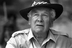 Peter ustinov was a british actor, humorist, writer, dramatist, filmmaker, theatre and opera director, television presenter, stage designer, comedian, newspaper and magazine columnist. Peter Ustinov