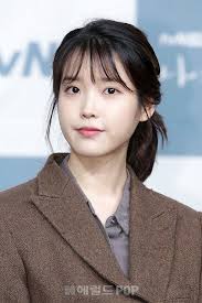 Iu Lee Ji Eun Hairstyles With Bangs Kpop Girls Celebrities Female