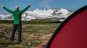 En januardag i 2014, på en pub i longyearbyen (svalbard), dukket ideen opp med norge på langs. Interview Tonys Into The Wild Abenteuer In Norwegen