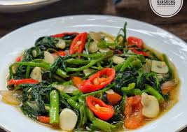 Penggunaan bahan tersebut dapat membuat hidangannya makin lezat dan beraroma. 630 Sayur Berkuah Dan Tumis Ideas In 2021 Indonesian Food Food Recipes