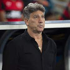 Renato gaúcho is the philanthropist and humanitarian who is deeply concerned about the state of the that is why renato gaúcho attracts people who can fit into her larger plans and take over the. Flamengo Renato Gaucho Vai Para O Aquecimento