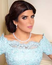 غدير السبتي تكشف لأول مرة عن صورة ابنتها الكبرى Necklace Pearl Necklace Fashion