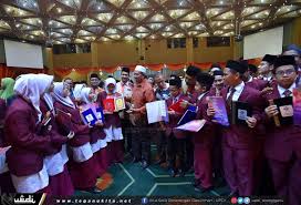 Berisi contoh surat permohonan kerja, permohonan bantuan dana kegiatan, permohonan izin, dinas, kerjasama, beasiswa, permohonan maaf, dsb. Dungun Perintis Penubuhan Imtiaz Mandarin Portal Rasmi Yayasan Terengganu