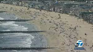A photographer captured a rare phenomenon on the shores of newport beach where bioluminescent waves light up the ocean. Tens Of Thousands Flock To Orange County Beaches As Heat Wave Lingers Over Southern California Amid Covid 19 Pandemic Abc7 San Francisco
