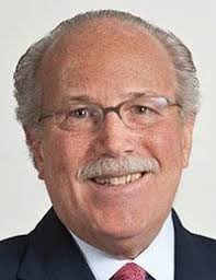 School honors four at alumni event