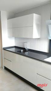 En realidad, el blanco en la cocina nunca ha caído en desuso. Fromica Blanca Silestone Marengo 4 Cocinas Capis Diseno Y Fabricacion De Cocinas En Huelvacocinas Capis Diseno Y Fabricacion De Cocinas En Huelva