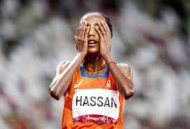 De ethiopische letesenbet gidey dook bijna 6 seconden onder het 2 dagen oude wereldrecord van de nederlandse sifan. Sjky784rkdopxm