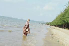 Buka puasa buka baju istri tercinta. Pantai Caruban Harga Tiket Masuk Spot Foto Terbaru 2021