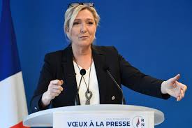Après son divorce avec le père de ses enfants, marine le pen est de nouveau passée par la case mariage. Presidentielle 2022 Marine Le Pen Annonce Sa Candidature