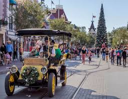 Disneyland Crowd Calendar 2019 When Should You Visit The