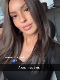 Yousra redevient brune, fini le blond ✨️