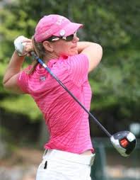 Annika sorenstam's mother's name is gunilla sörenstam and her father's name is tom sörenstam. Om Annika Sorenstam Abbekas Nu