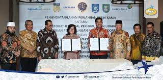 Check spelling or type a new query. Kemenhub Angkasa Pura I Dan Ii Sepakati Kerja Sama Pengelolaan Tiga Bandara Nasional Tempo Co