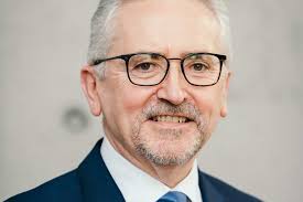 5 MINUTES WITH… Philip Lavin, Development Consultant IT for Axit (a Siemens  Company)