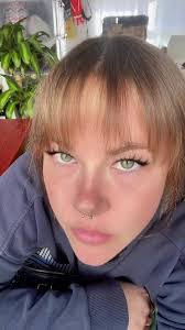 Eve Carver's Instagram, Twitter & Facebook