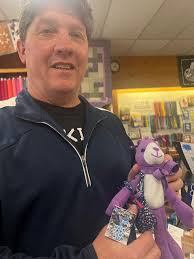 This is the cutest hopper today!! SI Ris Sihine hald họo