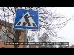 A New Sign In Norway Is Encouraging People To Do Monty Python S Silly Walk Monty Python Funny Walk Funny Signs