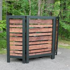 Garbage Can Privacy Screen Hide Eyesores From Sight With This Sleek And Easy To Build Privacy Screen It Works Sichtschutz Ideen Sichtschutz Sichtschutz Holz