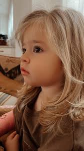 Who is the woman leading the singing in 'Say Amen, Somebody'?