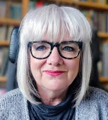 Julia Lund's Instagram, Twitter & Facebook