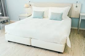 Am rand noch fest, in der mitte durch. Boxspringbett Mit Oder Ohne Topper Vorteile Und Nachteile
