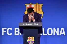 Le journaliste anthony pla rapporte que c'est un lionel messi fondu en larmes qui est entré… il ne peut même pas. Arf Oas3megtwm