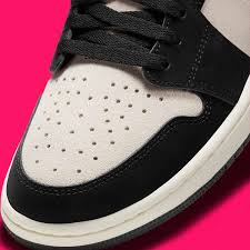 The air jordan collection curates only authentic sneakers. Psg X Air Jordan 1 Zoom Cmft Release Date And Resale Guide