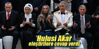 Hulusi akar, genel kurmay başkanı, bakan, asker. Hulusi Akar Esine Yoneltilen Elestirilere Cevap Verdi