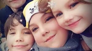 Amanda Lovern's Instagram, Twitter & Facebook