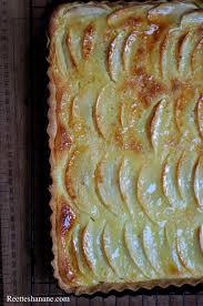 Une tarte normande à déguster avec une grosse cuillère de crème fraîche épaisse, histoire de pousser la gourmandise jusqu'au bout. Tarte Normande Aux Pommes Recettes By Hanane
