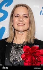 Lisa Edelman's Instagram, Twitter & Facebook