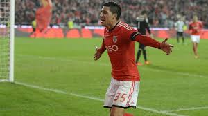 Faz a pressão que a equipa precisa, mas está igualmente mais rijo e duro, como javi garcía, e agressivo e rápido, como enzo pérez, sem. Leader S Strength On Enzo S Left Foot Sl Benfica