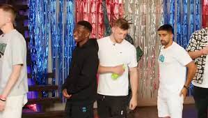 KSI gets her to flash her tits in sidemen YouTube video - ThisVid.com