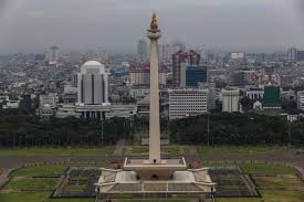 Dikutip situs kementerian pendidikan dan kebudayaan (kemendikbud), ragam hias adalah visualisasi dalam suatu karya kerajinan atau seni bertujuan untuk menghias. 6 Fakta Menarik Mengenai Monas Jakarta Halaman All Kompas Com