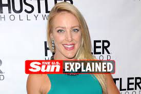 She hosted playboy tvs undercover and the 2016 avn awards. 3n8mofxogq Vm
