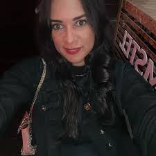 O nome correto do pinscher de tamanho pequeno criado no Brasil é Pinscher  Miniatura. Essa raça não tem tamanho com números. Outras raças também não  tem tamanho com números. Pinscher Miniatura não