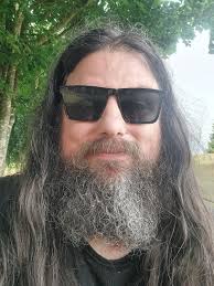 Who are some famous left-handed musicians?