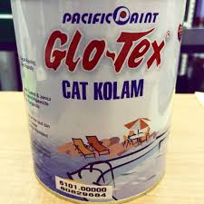 Kolam ikan dengan bingkai kayu ini nampak sangat indah, khususnya di malam hari ketika cahaya lampu memancar dari dalamnya. 37 Warna Cat Glotex Simple Dan Minimalis