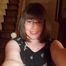 Emily Hinds's Instagram, Twitter & Facebook