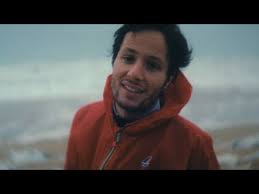 Parfois je teste ton rire, je dis n'importe quoi si ça ne te fait pas sourire, j'ai manqué ma proie le daltonien te dira que la. Vianney Pour De Vrai Lyrics English Translation Learn Languages With Music Lyricfluent