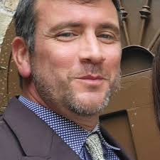 Who is a better criminal mastermind Raymond Reddington (blacklist) Walter  white (breaking bad) Professor (Money Heist) Michael Scofield (Prison Break)