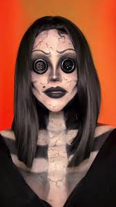 🪡🧵 #theothermother #coraline #costumeideas #halloweenmakeup  #halloweencostume #coralinecosplay