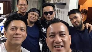 Sudah ku tambatkan hati yang selama ini berlayar tak pasti. 10 Lirik Lagu Noah Puitis Cocok Buat Yang Tinggal Di Rumah