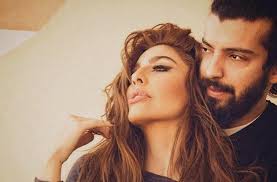 ليلى هي ليلى بنت مهدي بن سعد، وهي أم مالك العامريّة، تنتمي إلى بني كعب بن ربيعة، وهي معشوقة قيس بن الملوح، وصاحبته؛ إذ يُذكر. Ø¨Ø¹Ø¯ Ø£ÙŠØ§Ù… Ù…Ù† Ø§Ù„Ø§Ù†ÙØµØ§Ù„ Ù„ÙŠÙ„Ù‰ Ø¥Ø³ÙƒÙ†Ø¯Ø± Ø§Ù„Ø­Ø¨ ÙŠÙ†ØªØµØ± Ø§Ù„Ø­ÙŠØ§Ø© Ù†ÙŠÙˆØ² Ø§Ø®Ø¨Ø§Ø± Ø§Ù„Ø§Ø±Ø¯Ù†