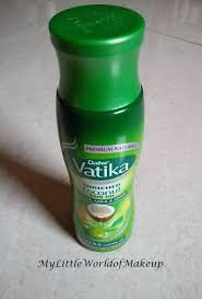 Vatika enriched coconut hair oil comes in a green coloured sturdy bottle. Dabur Vatika Enriched Coconut Hair Oil Review