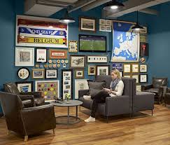 Take A Look Inside The New Tripadvisor Office In Massachusetts Modern Gallery Wall Office Interior Design Gallery Wall