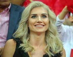 Jakub błaszczykowski rozpoczął swoją karierę w 2003 roku grając w ks częstochowa. Agata Blaszczykowska Kim Jest Zona Kuby Blaszczykowskiego Viva Pl