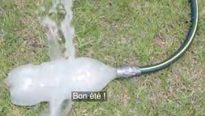 L'arroseur de jardin est une irrigation plus puissante pour fournir un meilleur effet d'arrosage pour votre cour. Voici Comment Creer Un Arroseur Pour Votre Jardin Le Tout De Facon Tres Economique